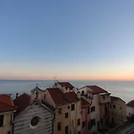 Apartmán Elegant Historic With Stunning Sea View