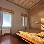 Elegant Historic With Stunning Sea View Apartmán Imperia