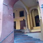 Elegant Historic With Stunning Sea View Apartmán