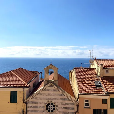 Elegant Historic With Stunning Sea View Apartment *