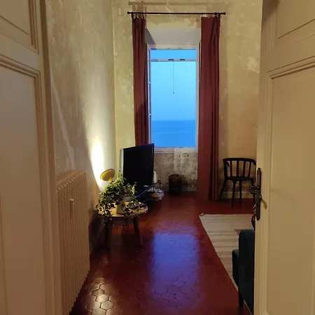 Apartment Elegant Historic With Stunning Sea View