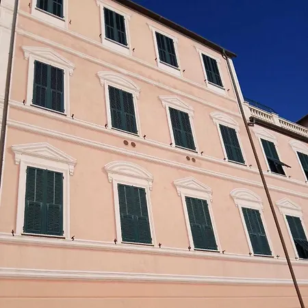 公寓 Elegant Historic With Stunning Sea View 因佩里亚