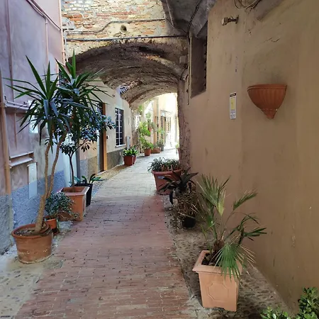 Elegant Historic With Stunning Sea View Imperia