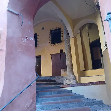 Elegant Historic With Stunning Sea View 公寓