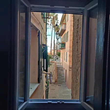 Apartment Elegant Historic With Stunning Sea View Imperia
