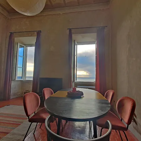 公寓 Elegant Historic With Stunning Sea View *