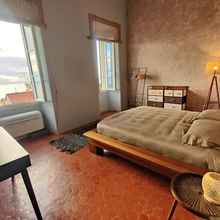Elegant Historic With Stunning Sea View Imperia