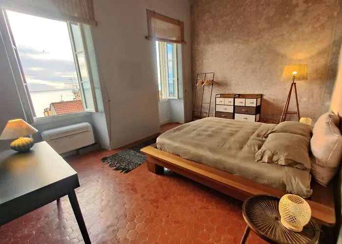 Elegant Historic With Stunning Sea View Imperia