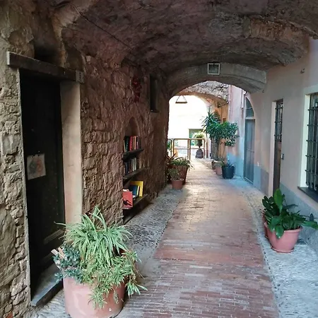 Elegant Historic With Stunning Sea View Appartement