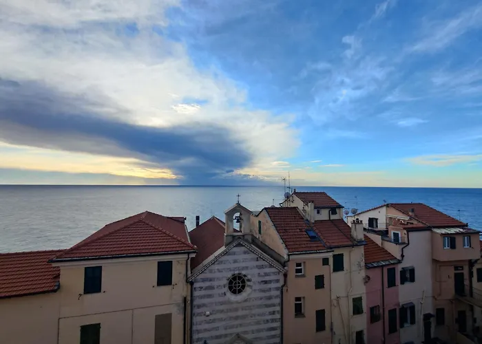 Elegant Historic With Stunning Sea View Lägenhet *