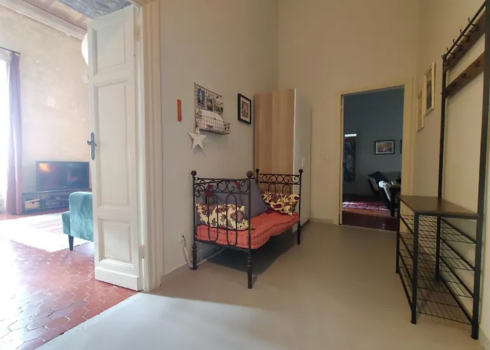 דירה Elegant Historic With Stunning Sea View *